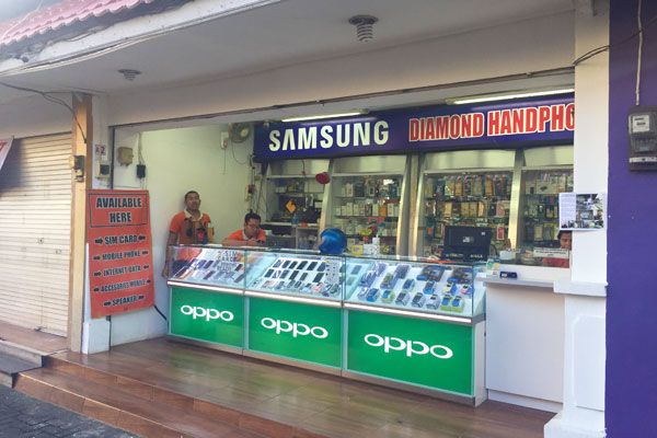 Toko pulsa in Canggu road